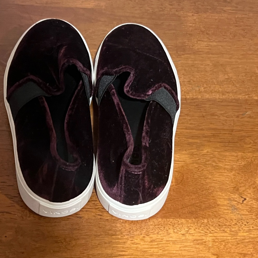 VINCE VELOUR SLIP ON SHOE